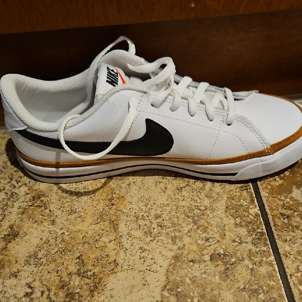 Nike Men's White and Black Sneakers with Tan Accents
